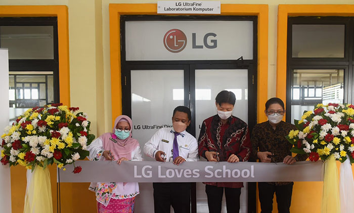 Suasana saat program LG Loves School dibuka secara simbolis.