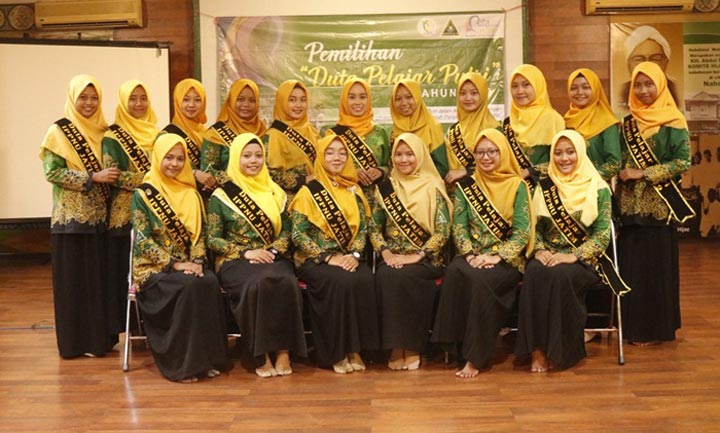 Finalis Duta Pelajar Putri Jatim 2019 saat dalam masa karantina. foto: istimewa.