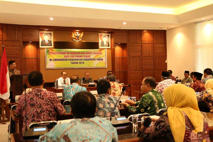Sekda Tuban Budi Wiyana saat memberikan arahan.