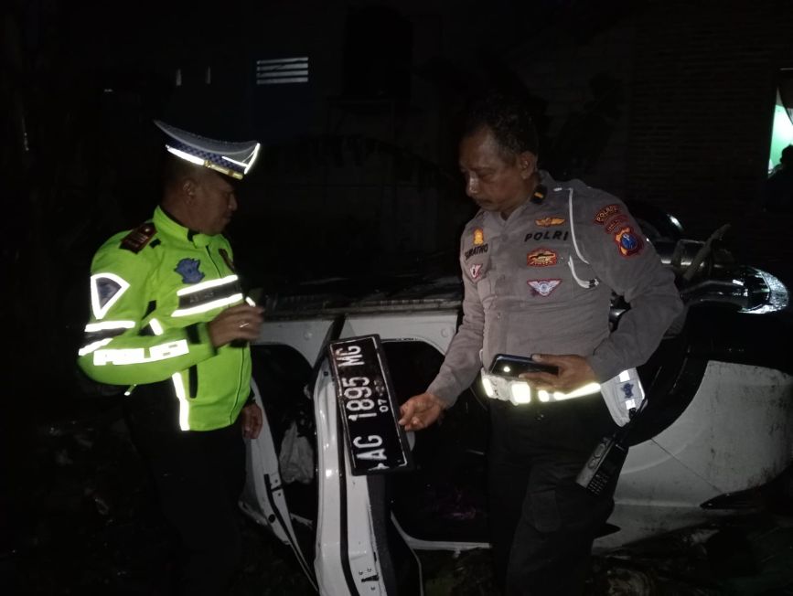 Anggota Polres Blitar Kota saat di TKP