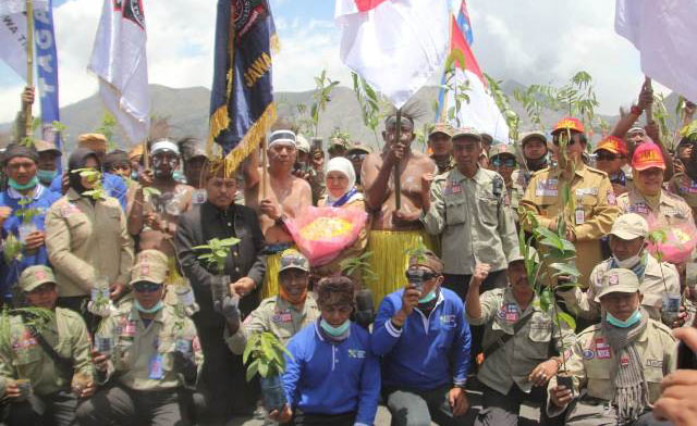 RI Penyumbang Terbesar ke-2 Sampah plastik, Khofifah Ajak Tagana Kampanye Sadar Bahaya Plastik