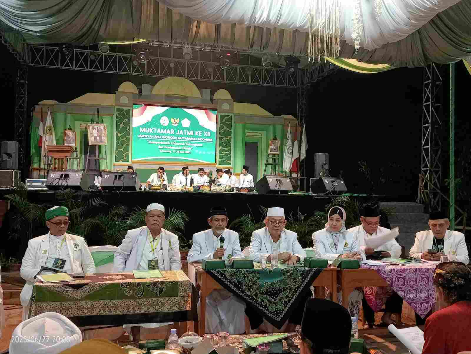 Para kiai tarekat dalam Muktamar XII JATMI di Pondok Pesantren Al Madani Gunung Jati Semarang Jawa Tengah pada 26 – 28 Juni 2023 . Foto: bangsaonline/jatmi