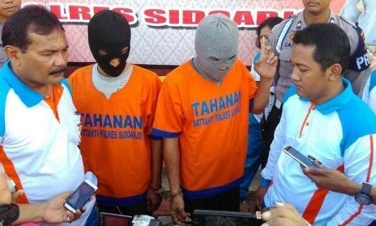  Tersangka Sulaksono Edi Prayogo dan M Ya