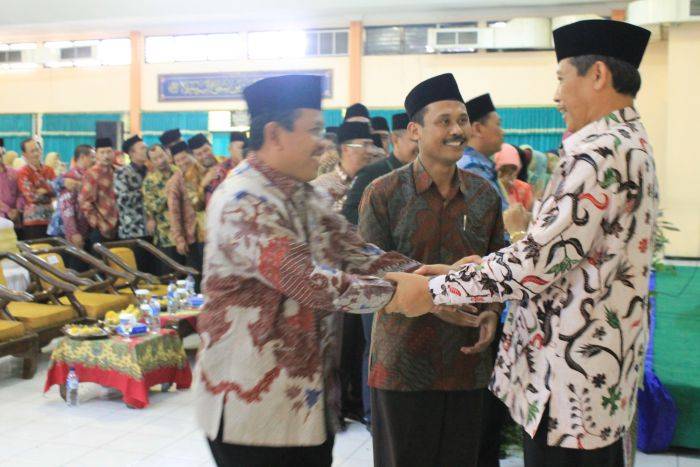 Kepala Kemenag Jatim Mahfudh Shodar. foto nur faishal/BangsaOnline