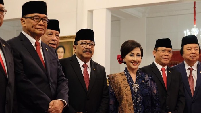 Presiden Jokowi melantik para anggota Wantimpres, Jumat (13/12/2019).  Tampak para Wantimpres  baru yang dilantik Jokowi. foto: detik.com