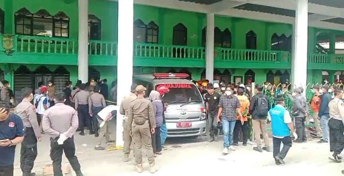 Ambruknya salah satu bangunan di Ponpes Al Khoziny, Sidoarjo.