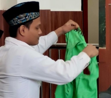 Terdakwa Khoirul Anas saat di ruang sidang PN Surabaya