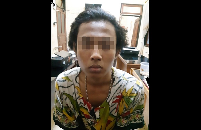 ?Tersangka saat berhasil diamankan di Mako Polres Pasuruan.
