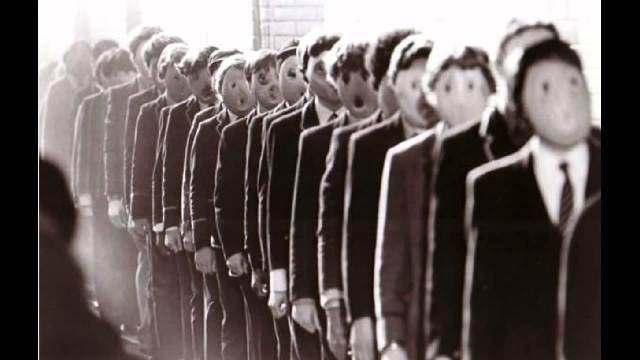 Salah satu cuplikan video klip "Another Brick In The Wall" oleh Pink Floyd. foto: ilustrasi