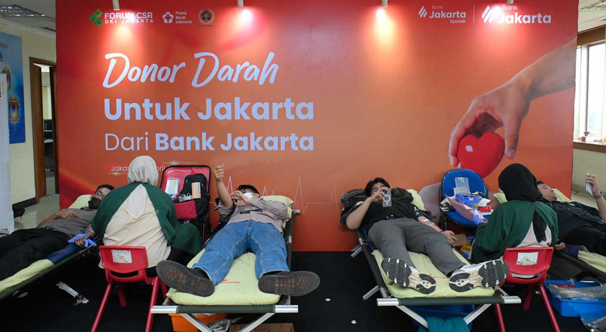 Donor darah yang digelar dalam rangka memperingati HUT ke-65 Bank Jakarta.