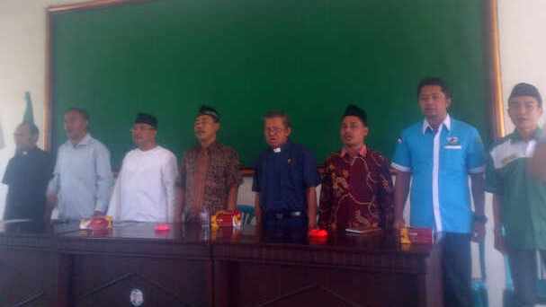 DEKLARASI TOLAK ISIS-GP Ansor dan sejumlah OKP deklarasi menolak ISIS, di kantor PCNU Sidoarjo, Jl Airlangga Sidoarjo, Kamis (7/8/2014). GP Ansor Sidoarjo untuk BangsaOnline