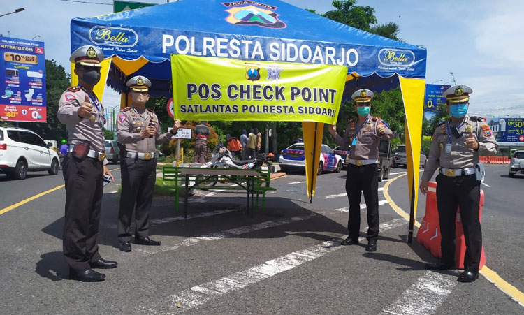 Polresta Sidoarjo juga menyiapkan 21 titik check point untuk menghalau kendaraan pemudik.