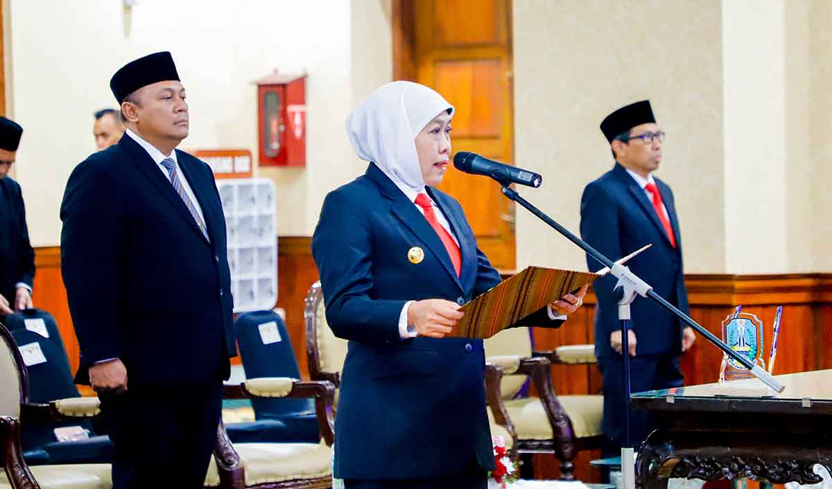 Lantik 7 Anggota KPID Jatim 2025-2028, Gubernur Khofifah Tegaskan Tantangan Penyiaran Era Digital