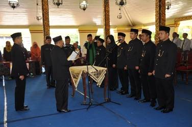 Bupati Lantik Direksi PT BPRS Bakti Sumekar Sumenep 