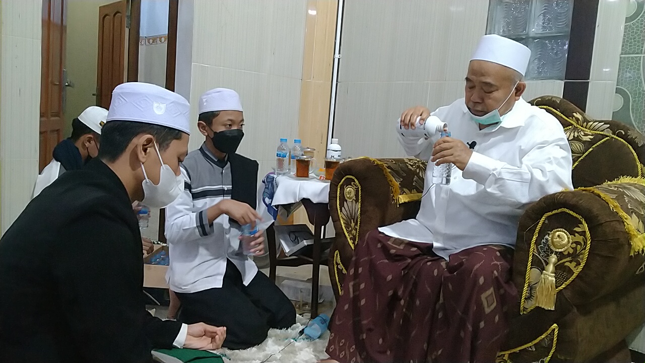 Kurma Efektif Basmi Virus Corona, Ini Penjelasan Kiai Asep di Depan Ribuan Santri Barunya 