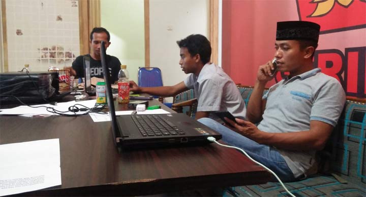 Khairul Kalam, Ketua Tim Bagian Informasi dan Komunikasi BPD Prabowo-Sandi saat berada di kantor DPC Partai Gerindra Pamekasan.