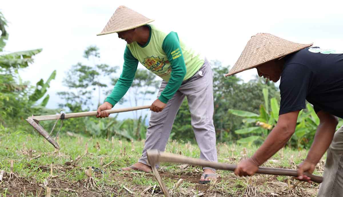 Masyarakat di Desa Soso, Kecamatan Gandusari, Kabupaten Blitar.