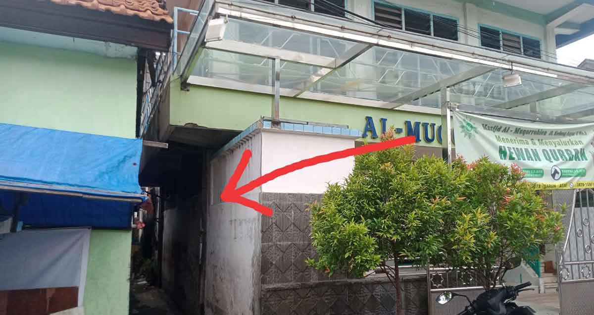 Rumah penyalur tenaga kerja ilegal di Surabaya.