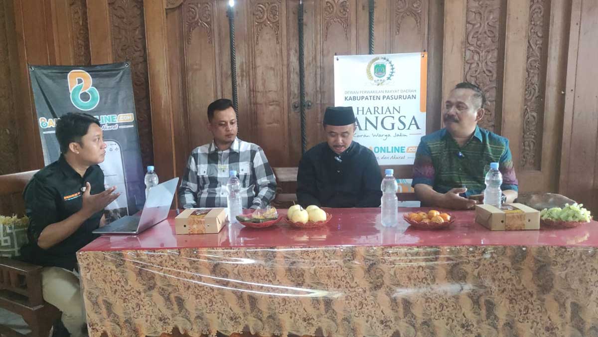 Anggota Komisi I DPRD Kabupaten Pasuruan saat podcast bersama BANGSAONLINE dalam program Jawara atau akronim dari Jagongan Wakil Rakyat.