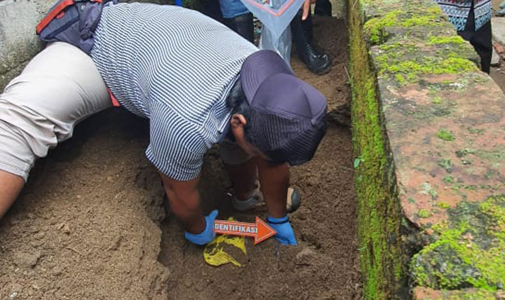 Bayi Baru Lahir Ditemukan Terkubur di Samping Rumah Janda Muda, Warga Curiga