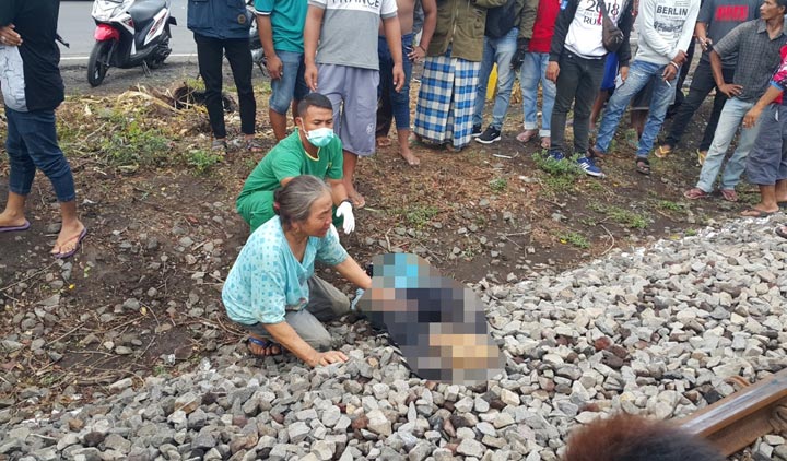 Jenazah korban sebelum dievakuasi.