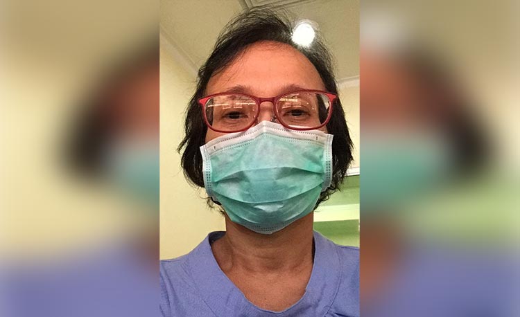 Christina, 1 dari 6 warga Kota Surabaya yang beberapa pekan lalu positif terjangkit Covid-19, kini sudah resmi dinyatakan negatif. foto: ist.