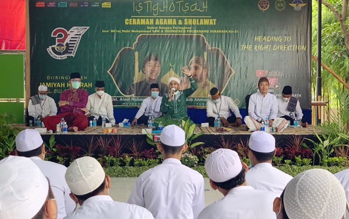 Suasana Istigasah dalam memperingati Dies Natalis ke-31 Poltekbang Surabaya.