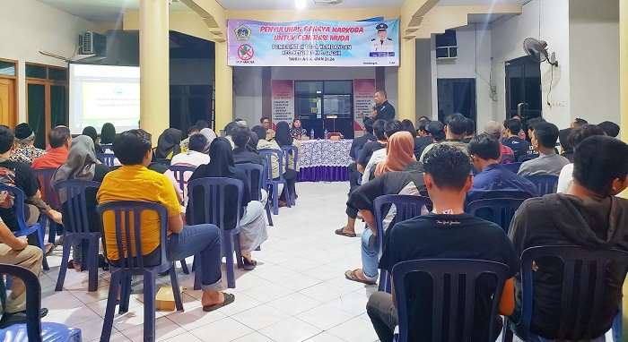 Para remaja di Desa Kembangan saat mengikuti penyuluhan bahaya narkoba. Foto: Ist.