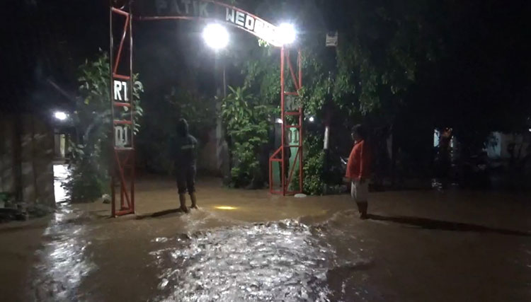 Kondisi banjir yang merendam salah satu kecamatan di Nganjuk.