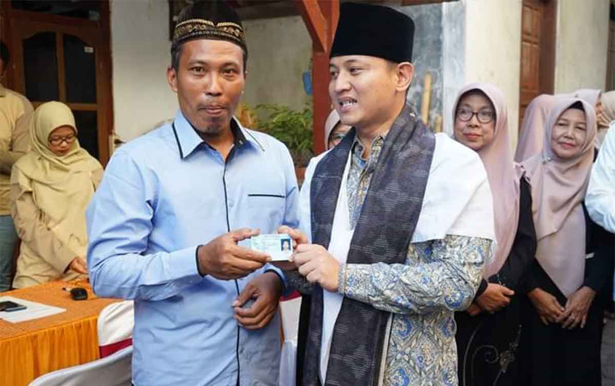 Bupati Trenggalek, Mochamad Nur Arifin, saat bersama masyarakat.