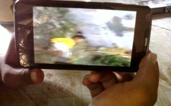 Video porno dengan pemeran anak-anak beredar luas di Sidoarjo menghebohkan warga. foto: nanang ichwan/BANGSAONLINE