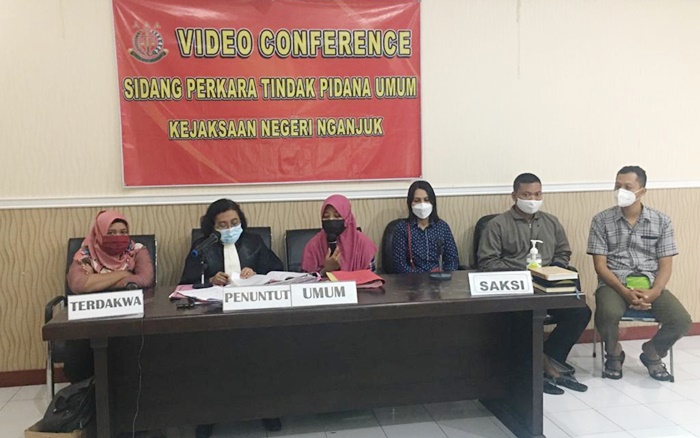 Pelaksanaan sidang dengan media daring. foto: ist.