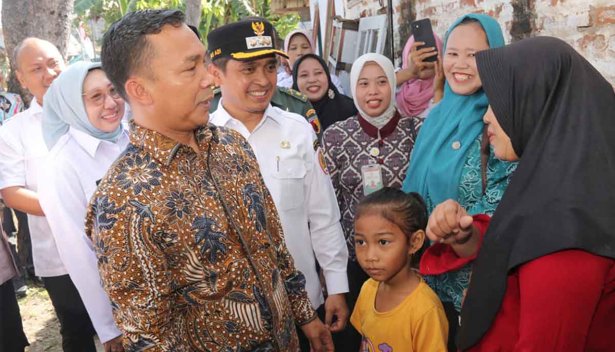 Menteri Kemendukbangga/BKKBN saat meninjau pelaksanaan MBG di Kota Pasuruan.