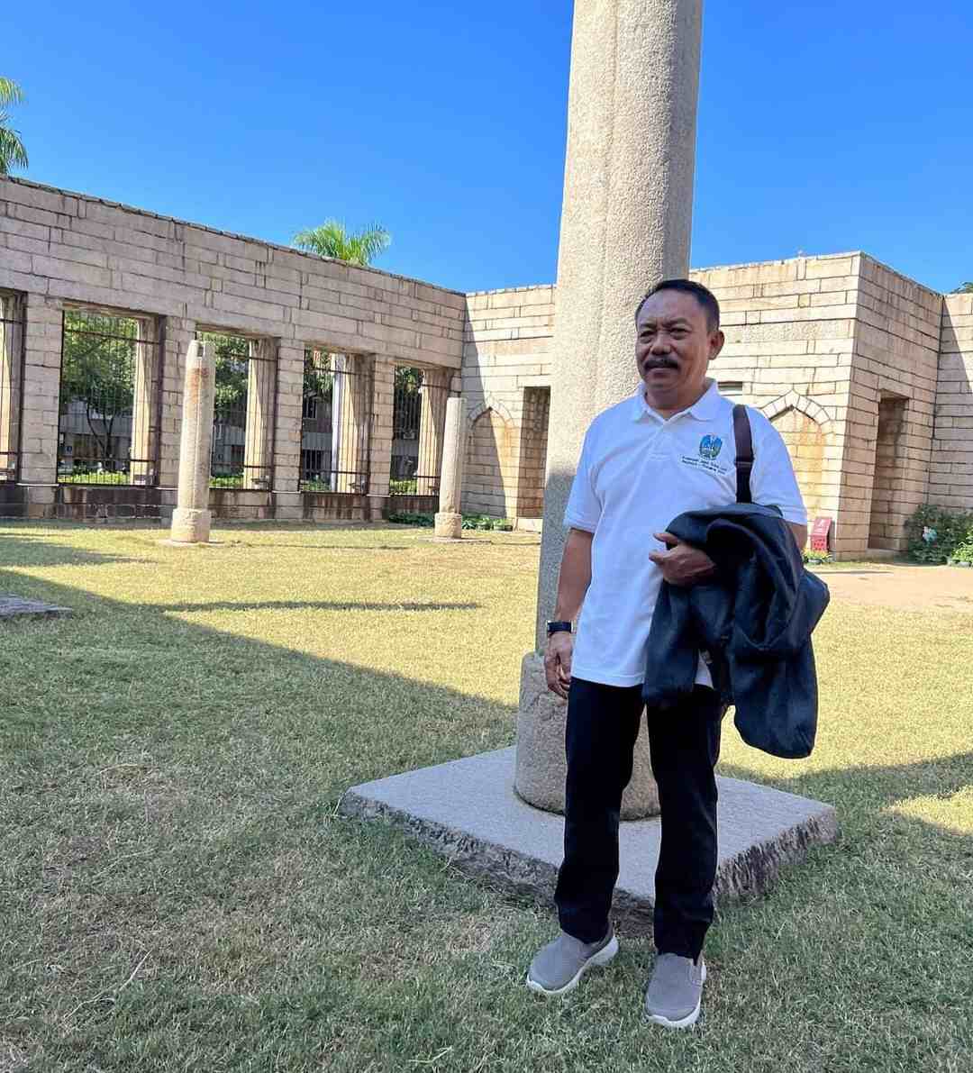 Inilah bagian dalam masjid Al Ashab atau masjid Qingjing di Quangzhou Tiongkok. Tampak M Mas