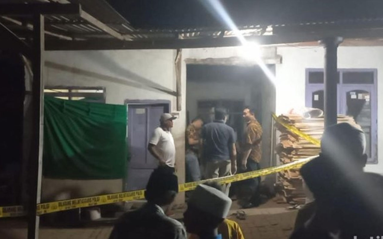 Rumah pelajar SMA di Malang yang ditemukan meninggal tidak wajar.