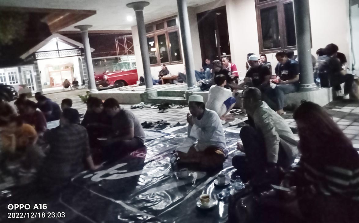 Suasana nobar di Ponpes Alfalah Shiddiqiyyah pada babak kedua. Penonton banyak yang pulang karena Prancis tertinggal 0-2 dari Argentina.