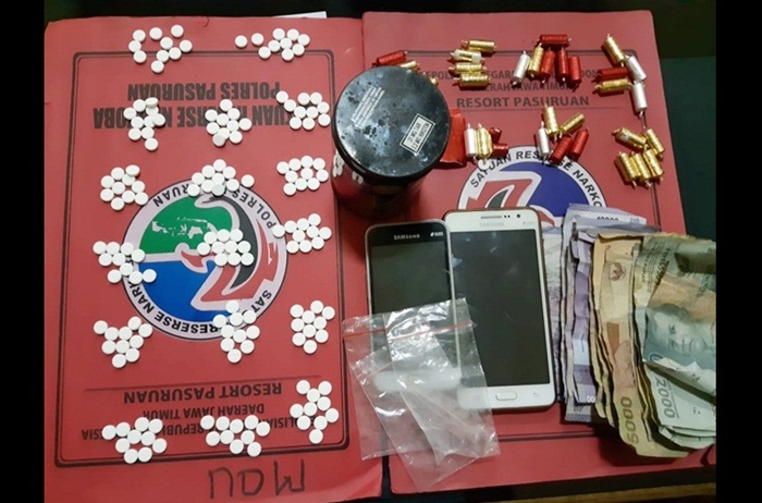 Barang bukti yang berhasil diamankan di Mapolres Pasuruan. Foto: ANDY F/BANGSAONLINE

