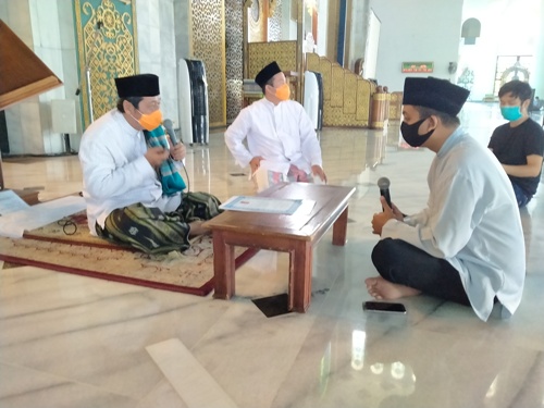 Masjid Akbar Jumatan Lagi, Milenial Masuk Islam Berdatangan Lagi