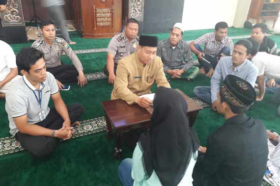 Suasana akad nikah di Mapolres Kediri oleh tersangka perbuatan cabul