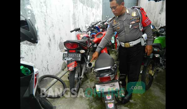 TILANG: Kendaraan yang diamankan dalam operasi yang digelar Sat Lantas Polres Ngawi dalam beberapa hari. foto: zainal abidin/ BANGSAONLINE
