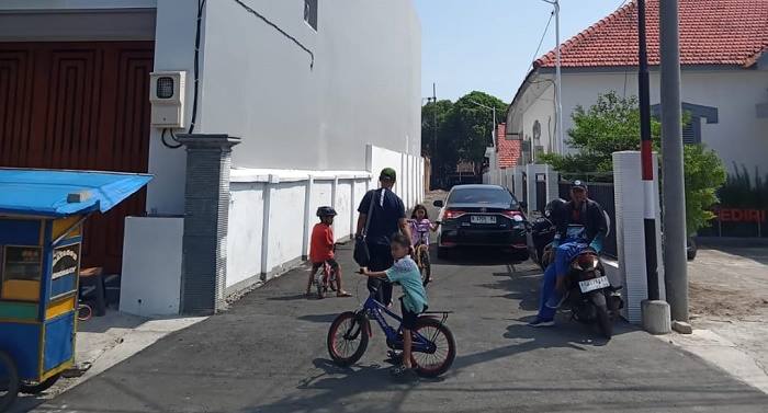 Jalan baru di barat Stasiun KA Kediri sudah bisa dilalui masyarakat. Foto: Ist. 