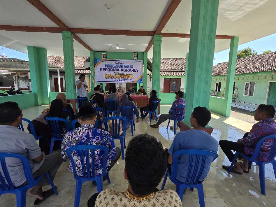 BPN Kabupaten Probolinggo saat memberikan fasilitasi akses pemasaran melalui Reforma Agraria kepada pelaku usaha di Jabung Sisir. 2025. Foto : Andi Sirajudin/BANGSONLINE.com
