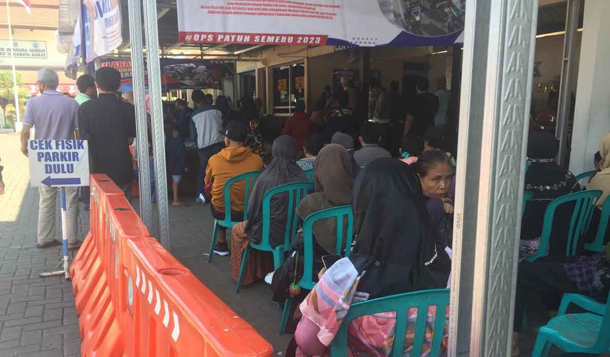Pelayanan di Samsat Surabaya