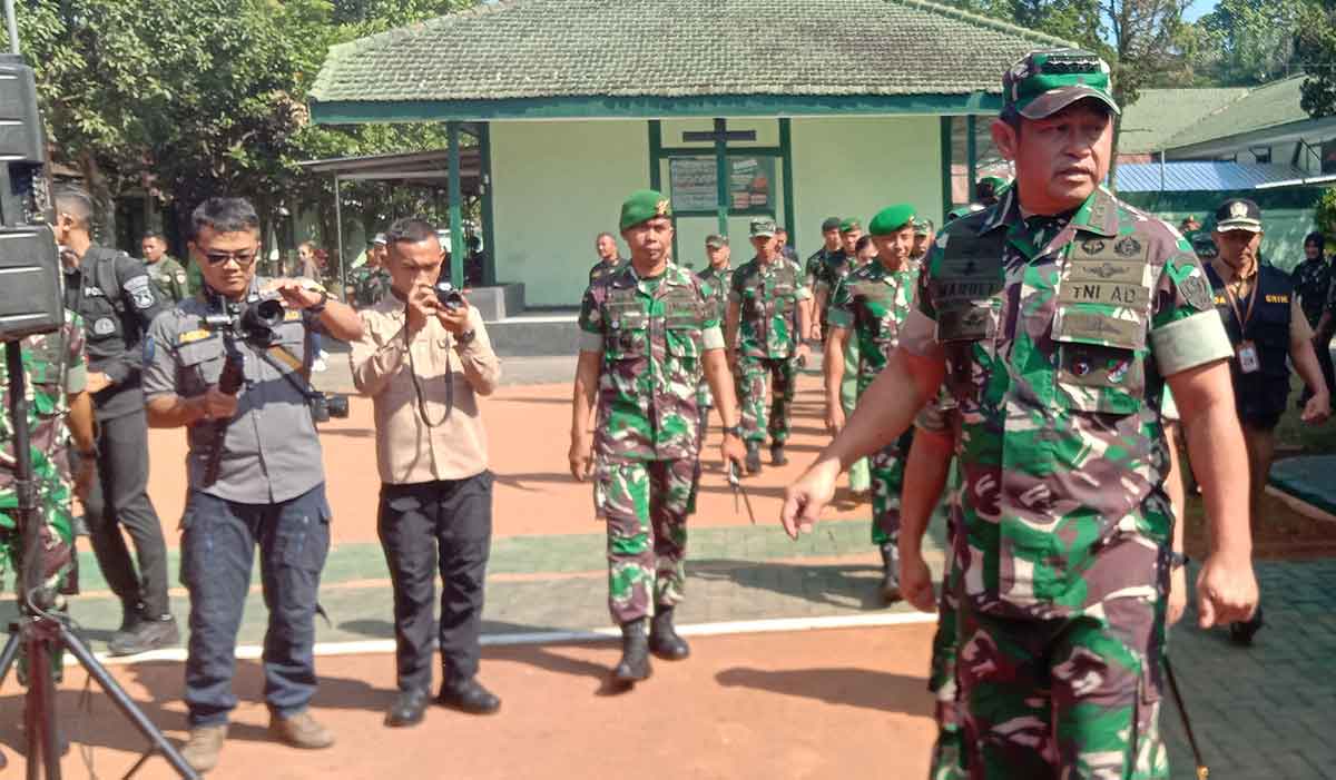 KSAD Tinjau Langsung Progres 12 Rumah Dinas Prajurit ke Yonif 512/QY