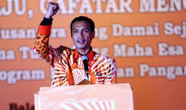 Ketua Umum Gafatar, Mahful M Tumanurung. foto: website gafatar