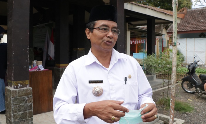 Nurul Hidayat, Kepala Desa Sulek.