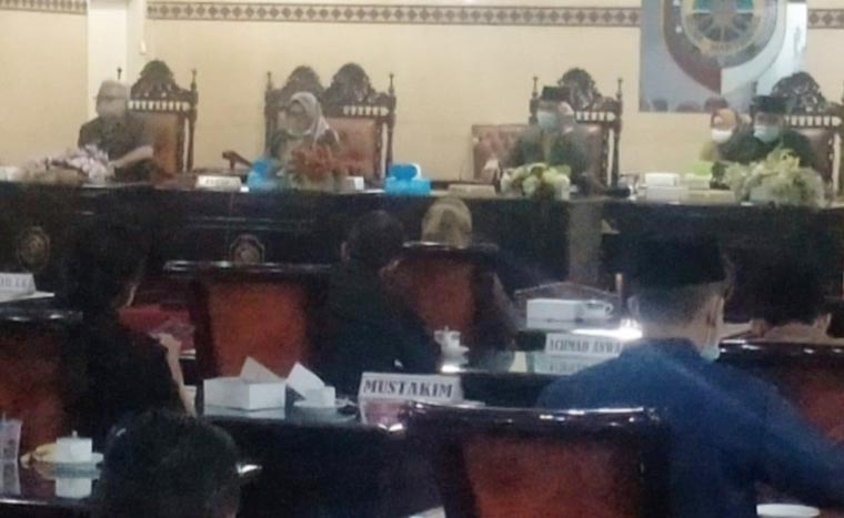 Anggota DPRD Mojokerto dalam sebuah kegiatan.