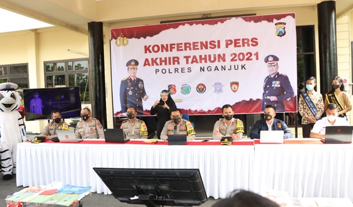 Kapolres Nganjuk AKBP Boy Jeckson pada saat konferensi pers.
