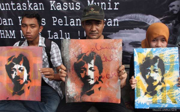Aktivis Kontras menuntut penyelesaian kasus pembunuhan Munir.