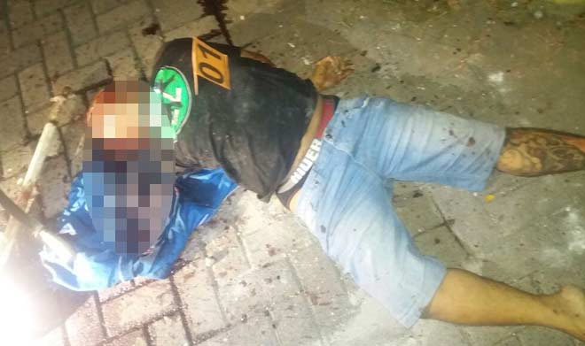 Salah satu pelaku begal, Arisandi, tewas usai dihakimi massa. foto: CATUR AE/ BANGSAONLINE